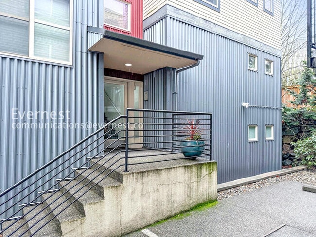 9520 1st Ave NE in Seattle, WA - Foto de edificio - Building Photo