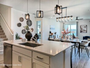 1791 Marigold Trl NW in Palm Bay, FL - Foto de edificio - Building Photo