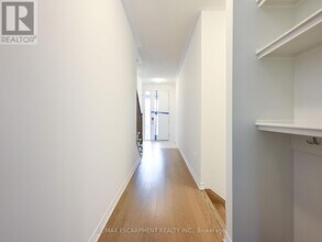 4045 Saida St in Mississauga, ON - Building Photo - Building Photo