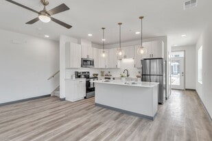 Main Street Townhomes in Oregon, WI - Building Photo