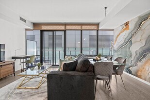 801 Bay St. in Toronto, ON - Building Photo