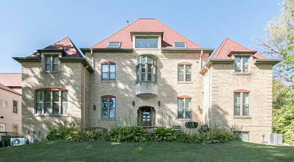 360 Ridgeland Avenue in Iowa City, IA - Foto de edificio