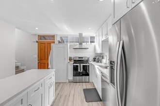 11967 Walnut Ln in Los Angeles, CA - Building Photo - Building Photo