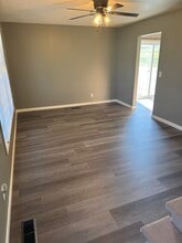 295 Jamestown Rd in Macomb, IL - Building Photo - Building Photo