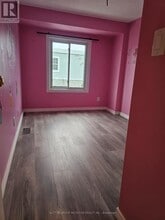 6767 Thorold Stone Rd in Niagara Falls, ON - Building Photo - Building Photo