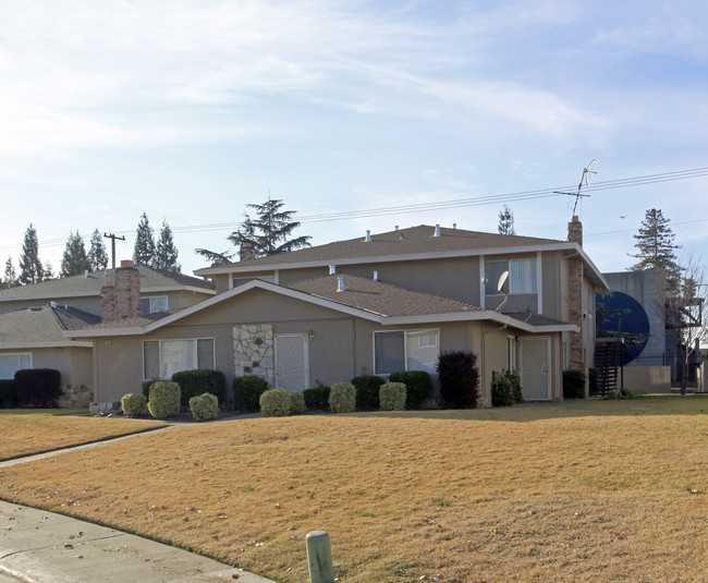 4113 Apostolo Cir in Sacramento, CA - Foto de edificio - Building Photo