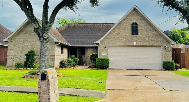 423 Bluebird Ln in Pasadena, TX - Building Photo - Building Photo
