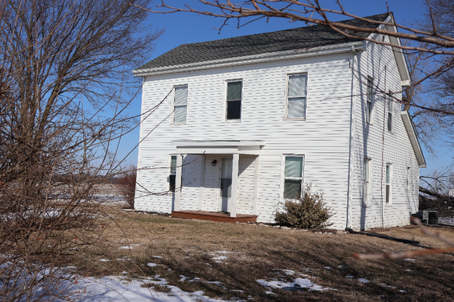 1258 Summerville Rd in Medora, IL - Building Photo - Building Photo