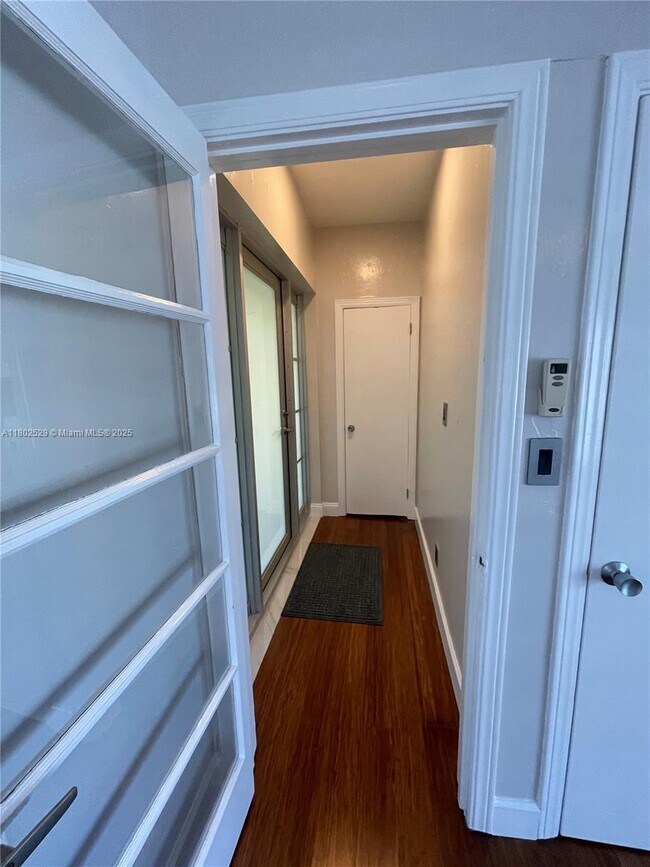 2133 Calais Dr in Miami Beach, FL - Building Photo - Building Photo