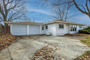 8620 Milan-Oakville Rd in Milan, MI - Building Photo