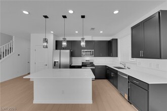 10227 Estancia Hl St in Las Vegas, NV - Building Photo - Building Photo