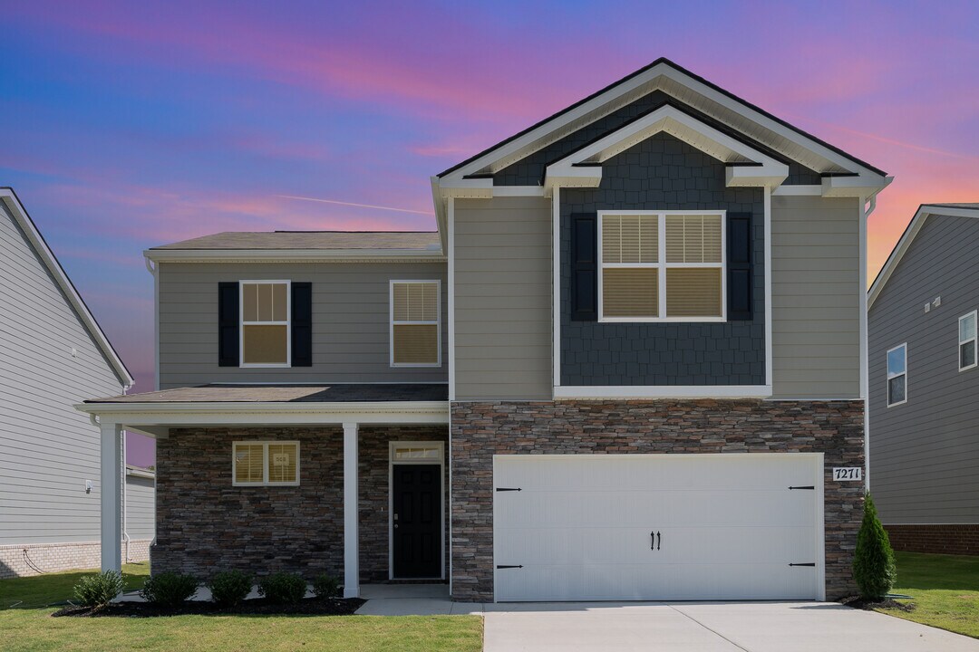 7271 Golden Way in White House, TN - Building Photo