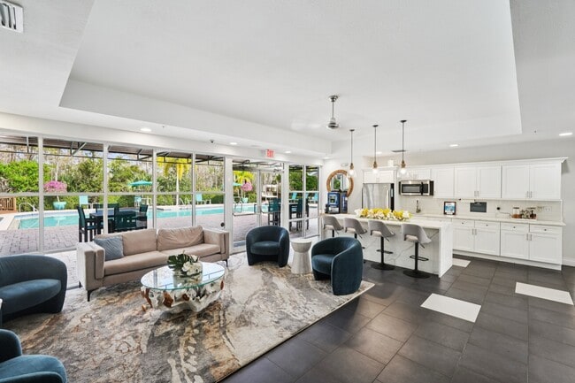 Meadow Brook Preserve in Naples, FL - Foto de edificio - Building Photo