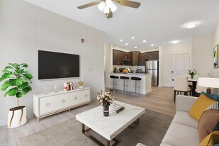 280 Salmon Brook St, Unit 4308 in Granby, CT - Building Photo