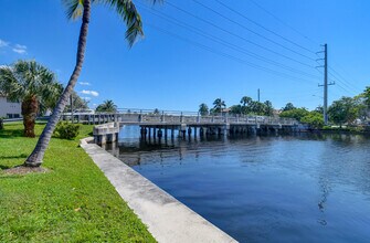 170 Cypress Club Dr in Pompano Beach, FL - Building Photo - Building Photo