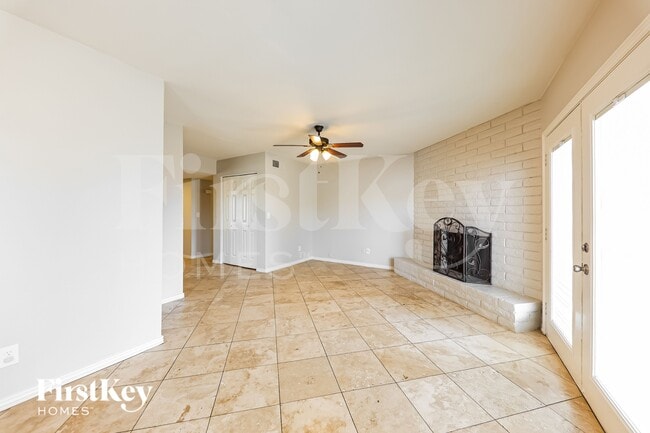4841 W Paradise Ln in Glendale, AZ - Building Photo - Building Photo
