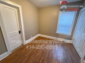 1637 S 68th St in West Allis, WI - Foto de edificio - Building Photo