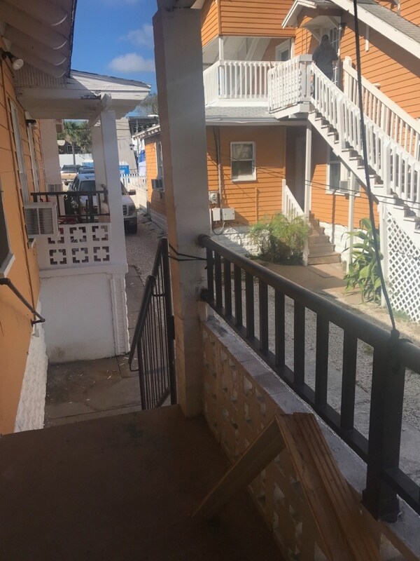23 S Hollywood Ave in Daytona Beach, FL - Building Photo - Building Photo