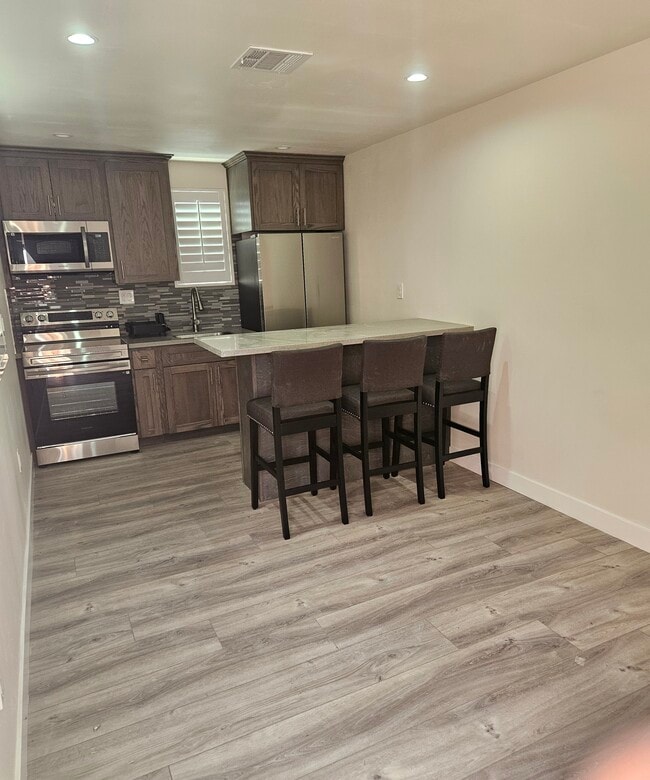 1334 W 103rd St, Unit 1336 1/4 W 103rd St