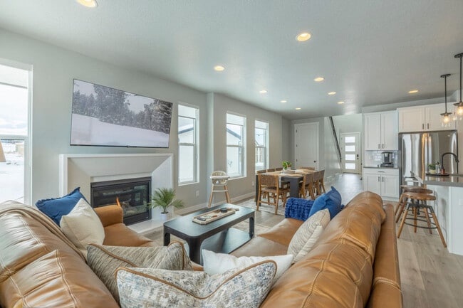 1854 N High Uintas Ln in Daniel, UT - Building Photo - Building Photo