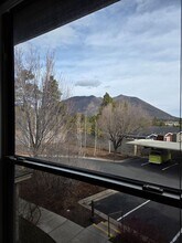 1401 N Fourth St in Flagstaff, AZ - Foto de edificio - Building Photo