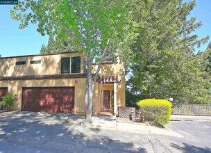 3279 Mt Diablo Ct in Lafayette, CA - Building Photo - Building Photo