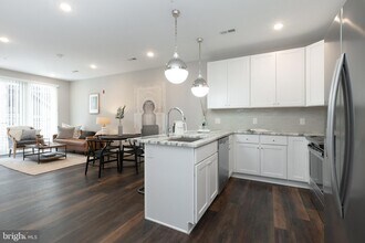 45 W Haines St, Unit 407 in Philadelphia, PA - Building Photo - Building Photo