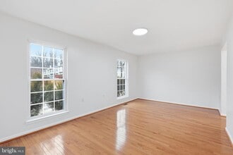 5001 Lambsgate Ln in Woodbridge, VA - Building Photo - Building Photo