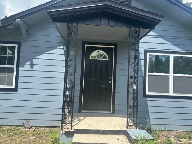 property at 635 N Wirick St