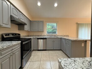 972 N Fairbairn Dr in Deltona, FL - Building Photo - Building Photo