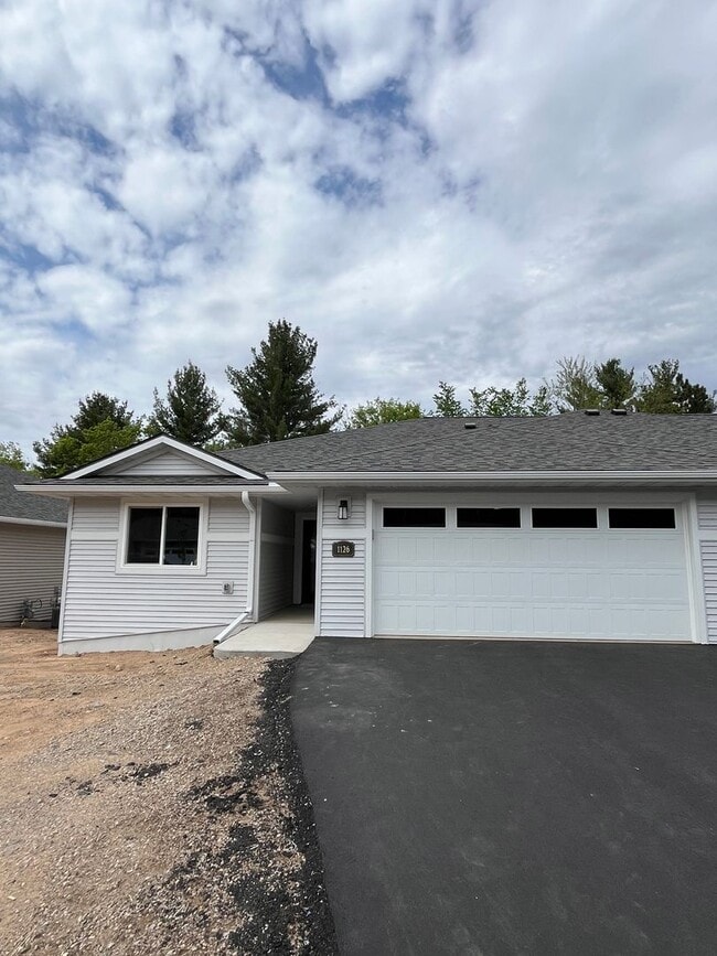 property at 1126 Juniper Pl