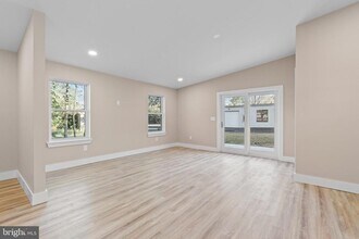 325 W Reliance Rd in Telford, PA - Building Photo - Building Photo