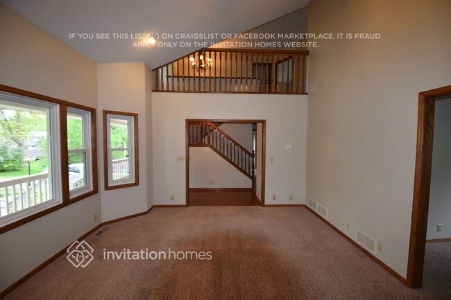 2709 Stillwater St in White Bear Lake, MN - Foto de edificio - Building Photo