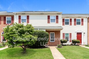 1810 Pennland Ct in Lansdale, PA - Building Photo