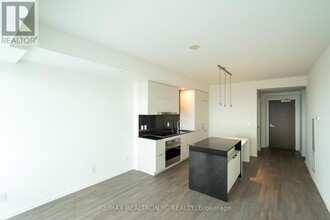 1-5901 Bloor St E in Toronto, ON - Building Photo - Building Photo