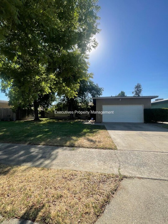 2390 High St in Atwater, CA - Building Photo