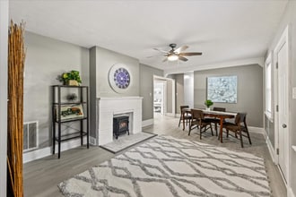 350 Hill Park Dr in Bristol, VA - Foto de edificio - Building Photo