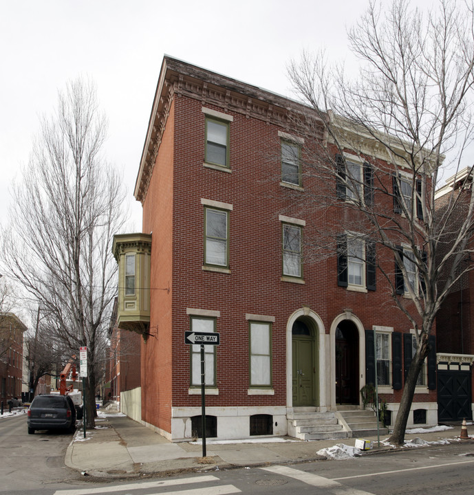 654 N 15th St in Philadelphia, PA - Building Photo