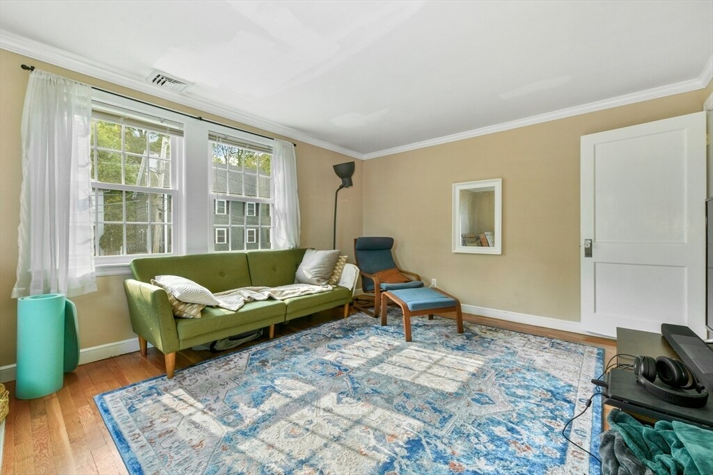 38 Nathan Rd in Waltham, MA - Building Photo