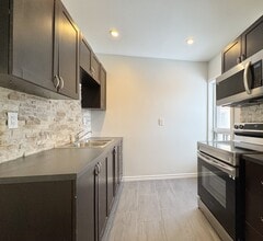 97 Garfield Ave S in Hamilton, ON - Building Photo - Building Photo