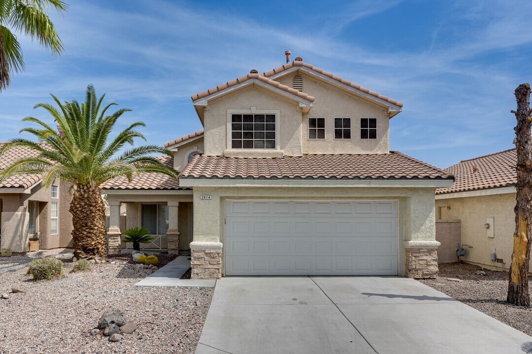 2414 Worchester Rd in Henderson, NV - Building Photo