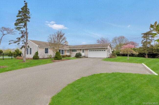 62 Bayfield Ln in Westhampton Beach, NY - Building Photo - Building Photo