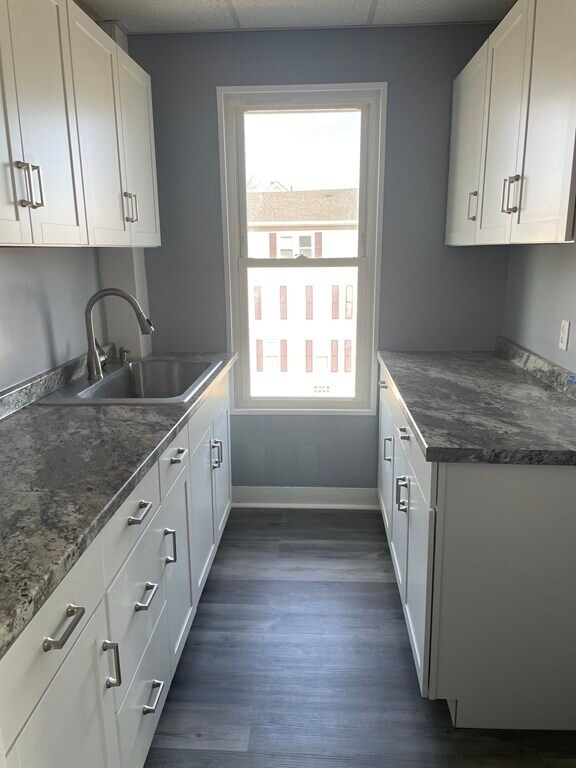 154 Cottage St-Unit -2 in Fall River, MA - Foto de edificio - Building Photo