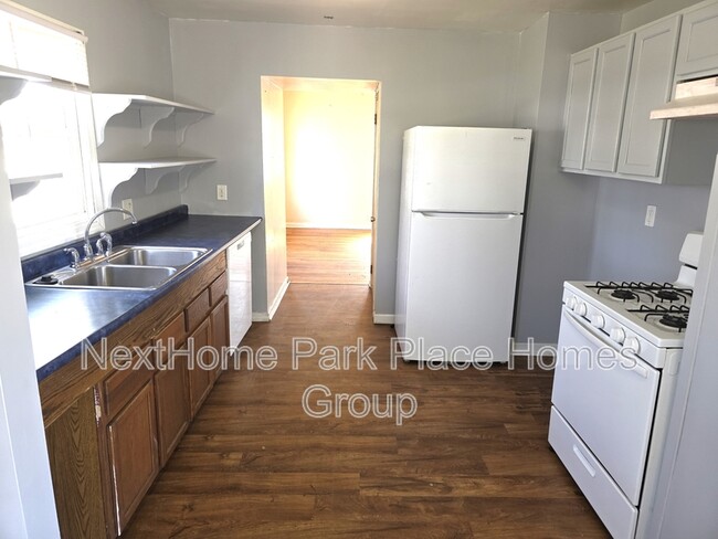 2013 Virginia St in Midland, MI - Building Photo - Building Photo