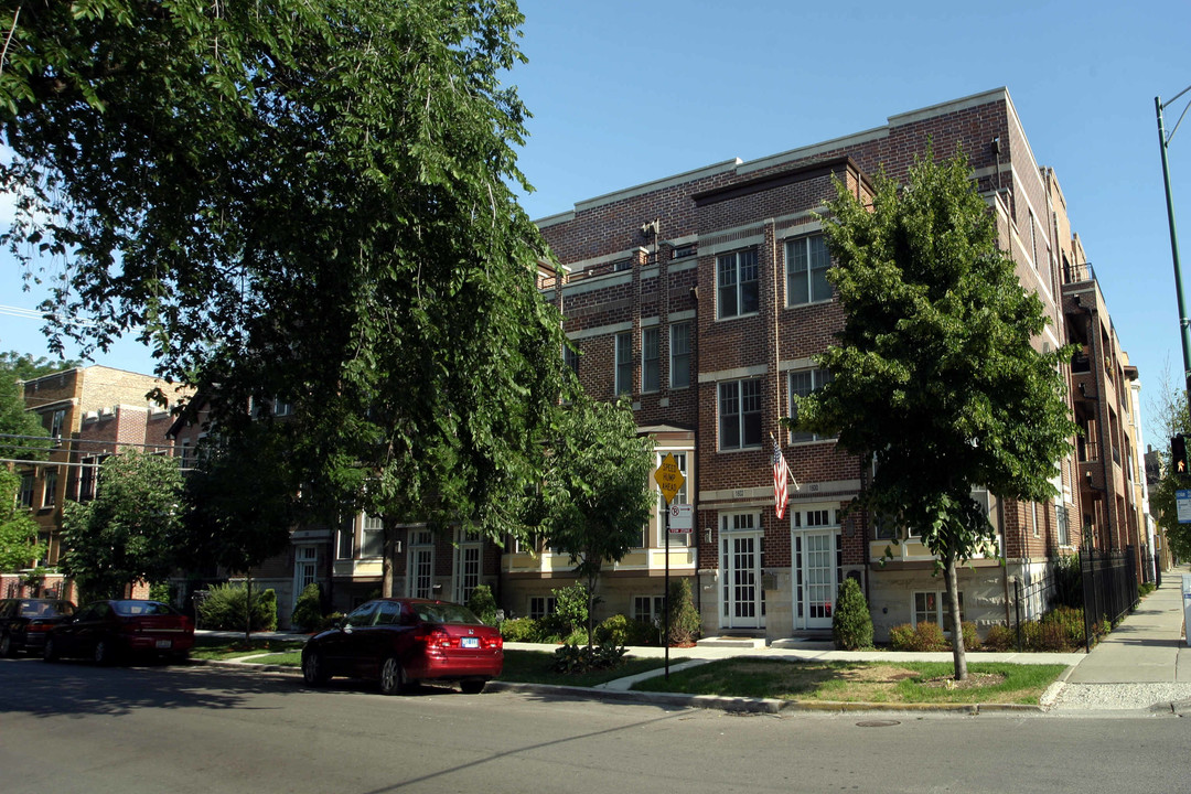 3800 N Ashland Ave in Chicago, IL - Foto de edificio