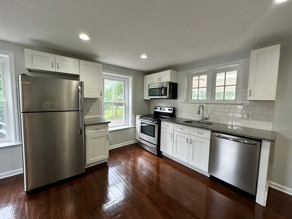 200 W Cherry Ln in Souderton, PA - Building Photo