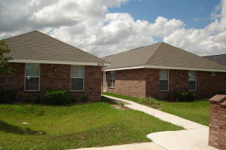 Sprague Landing in Edinburg, TX - Foto de edificio