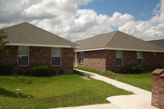 Sprague Landing in Edinburg, TX - Building Photo