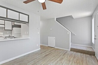 14354 E Burnside St in Portland, OR - Building Photo - Building Photo