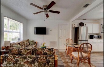 118 Pierce Ave in Daytona Beach, FL - Foto de edificio - Building Photo